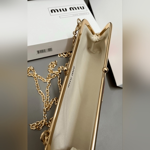 ❤️🎉🎉🎉2 X HOST PICK🎉🎉🎉❤️MIU MIU BEAUTE POCHETTE CLUTCH - Picture 4 of 11